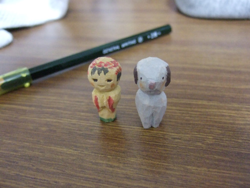 小さな木彫り
